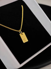 Buchstaben Halskette Square mit eckigem graviertem Anhänger in Gold